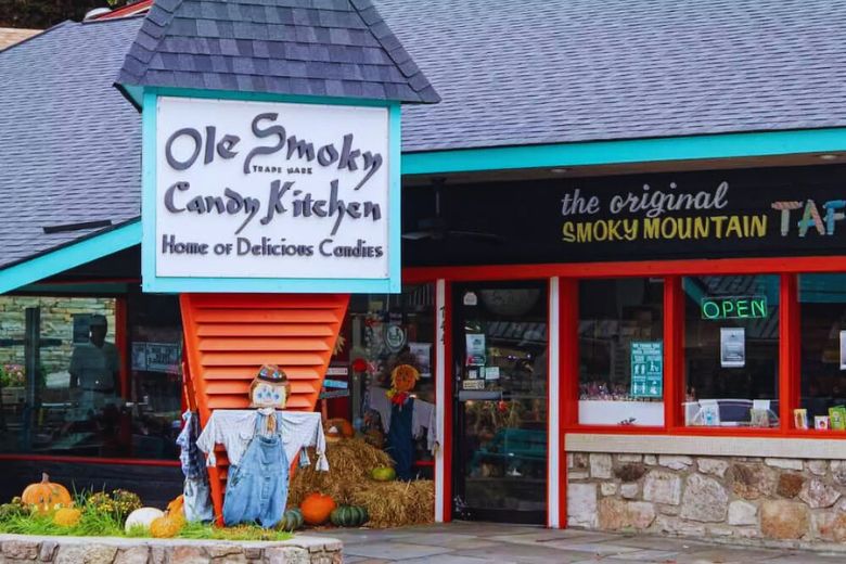 6 of the Best Candy Stores in Gatlinburg